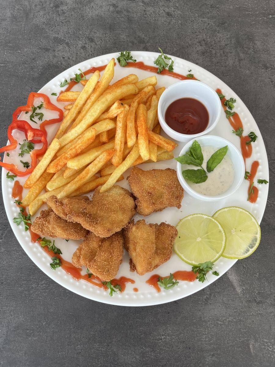 Chicken Nuggets mit Pommes