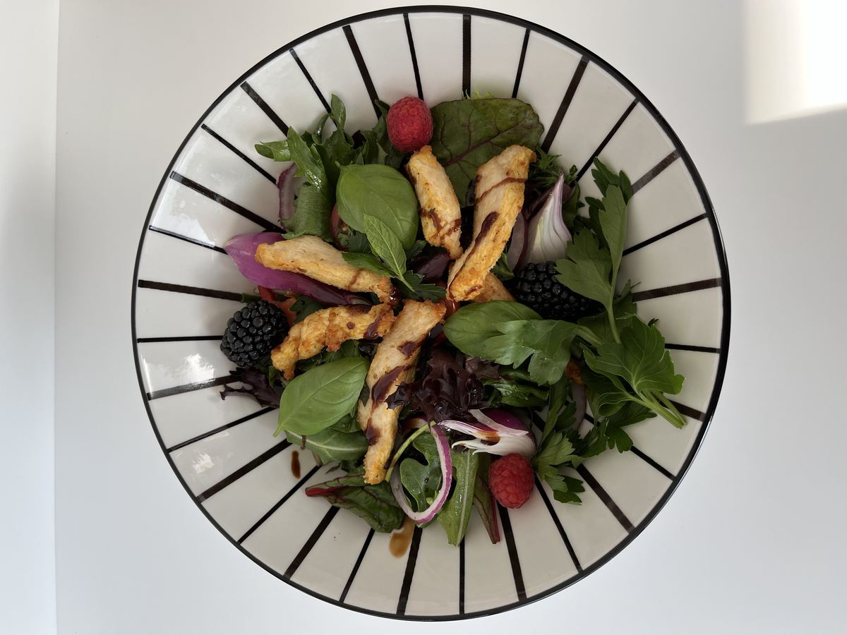 Gemischter Salat mit Hähnchenbrust